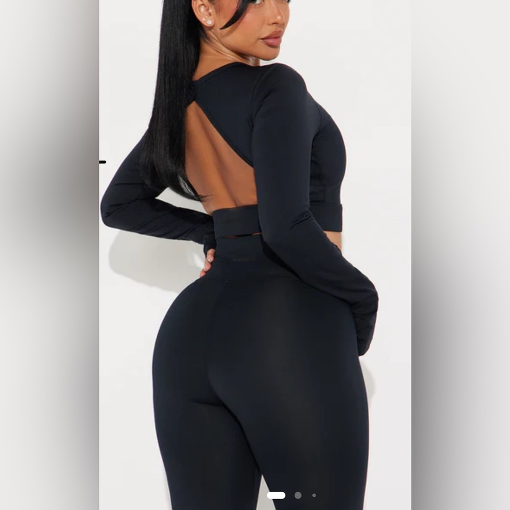 Nova Sport Black Open-Back Crop‎ Top and leggings Set Size M
